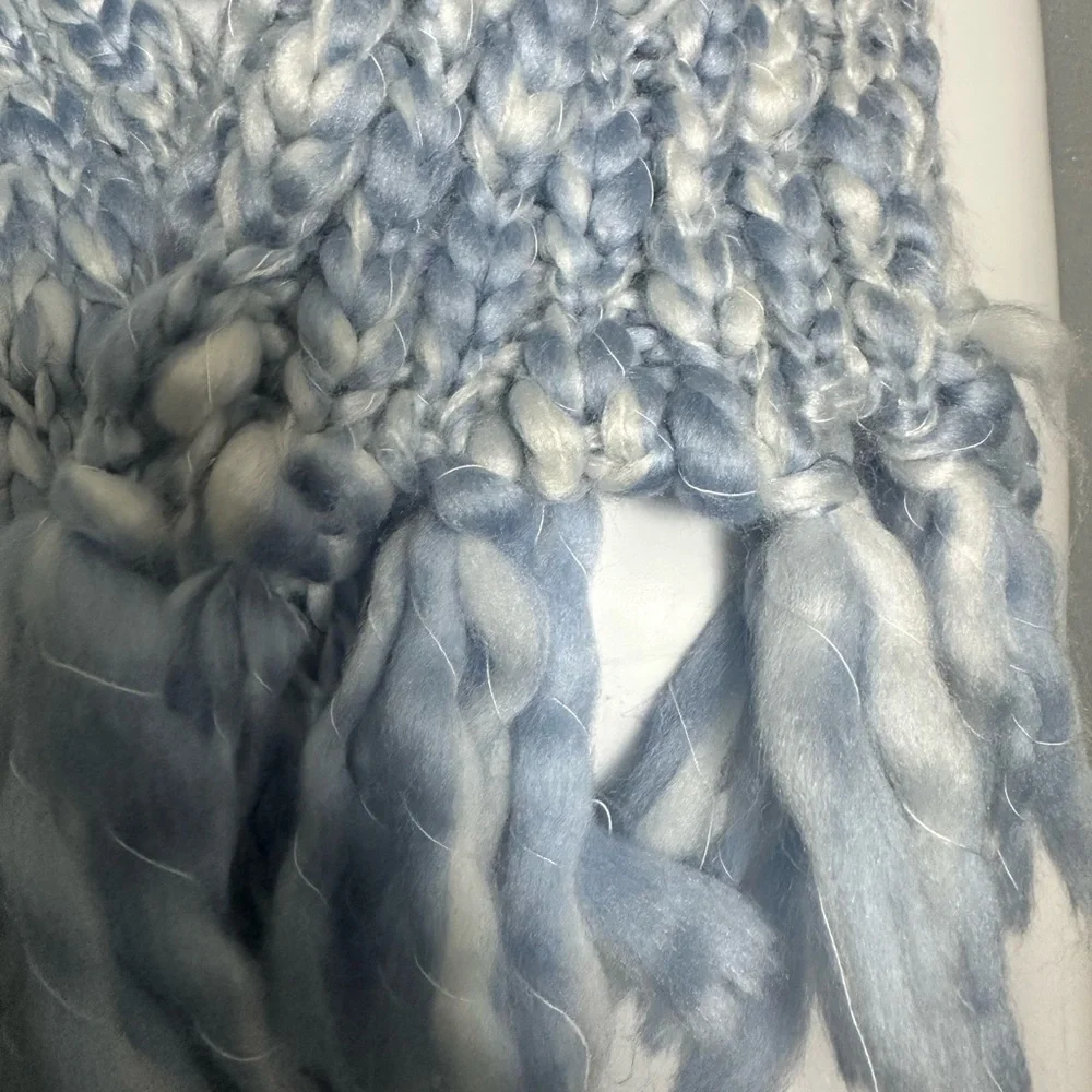 GAP Blue and White Knit Cable Scarf Fringe Large Wrap New